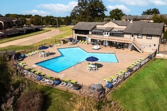 Building Photo - Cedar Lakes Apartments
