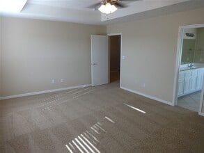 Building Photo - 9116 Dolphin Cir