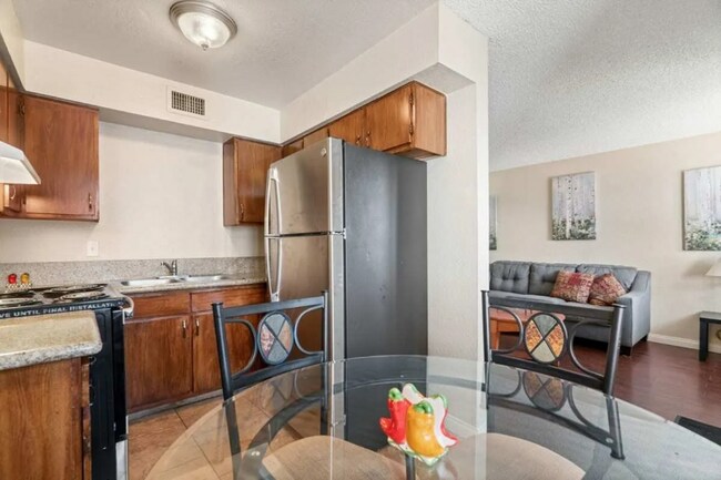 Foto del edificio - 3820 Pennwood Ave