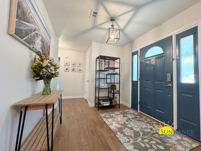Building Photo - Beautifully Upgraded 4-Bedroom Home in the...