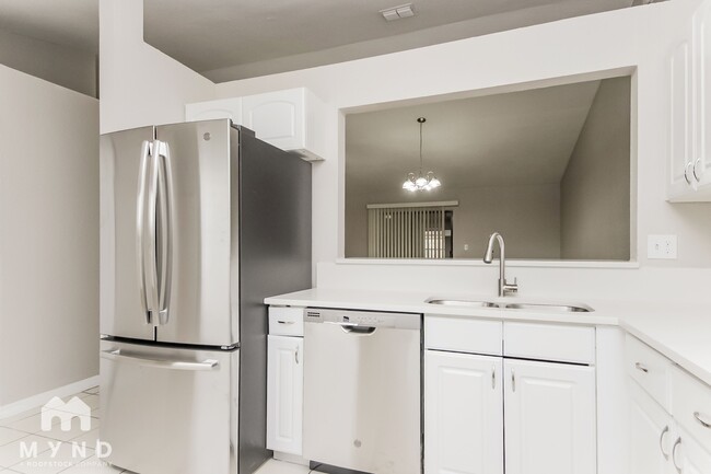 Building Photo - 530 Delido Way