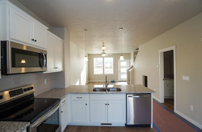 Building Photo - 5928 S Jessenia Ln