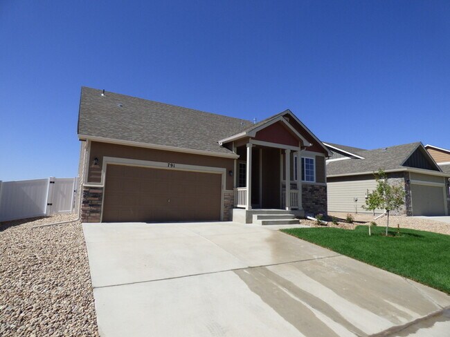 Building Photo - Two Story 3 Bed / 2.5 Bath Home in Windsor!
