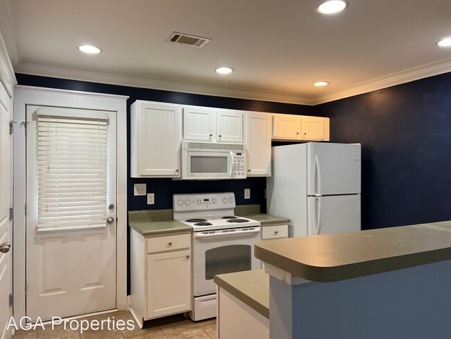 Building Photo - 2 br, 3 bath House - 1035 S Barnett Shoals...
