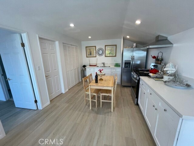 Foto del edificio - 19153 Clymer St