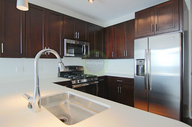 Foto del edificio - 1457 W Schiller St