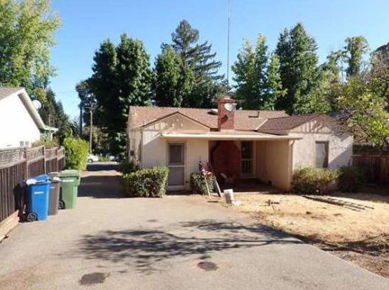 Building Photo - 14486 Oak Pl