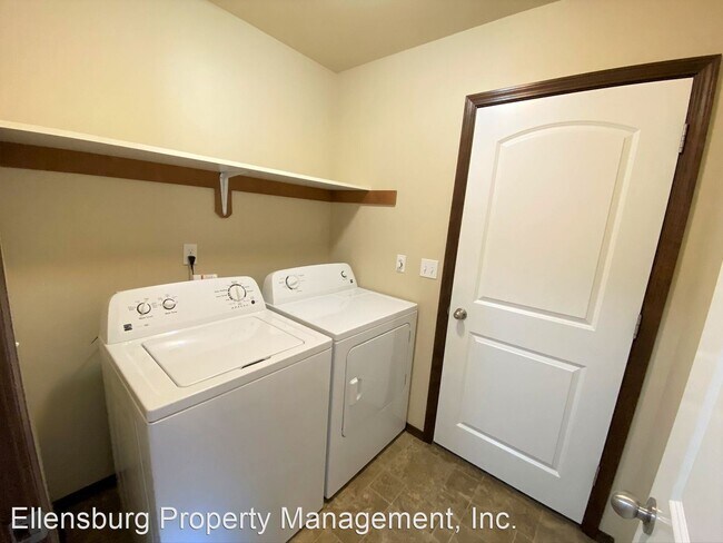 Building Photo - 3 br, 2 bath House - 2404 N Brentwood St.
