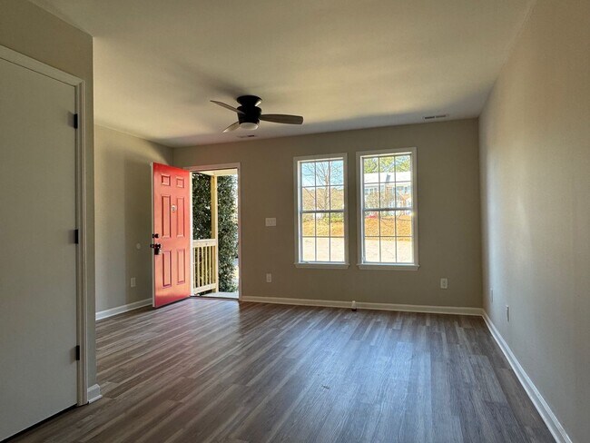 Foto del edificio - 4218 Kaplan Dr