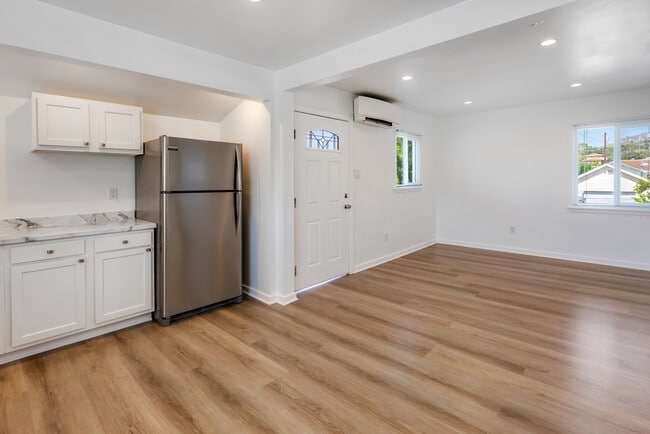 Foto del edificio - 6858 Quinton Ln