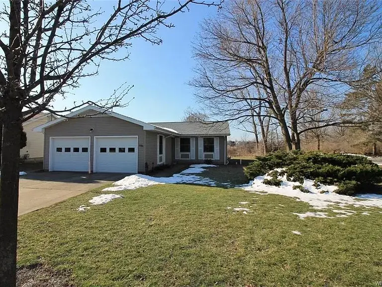 Primary Photo - 101 Lyndhurst Rd