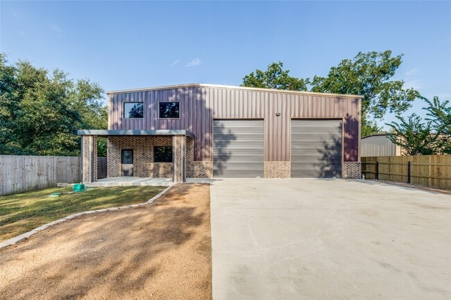 Building Photo - 21711 Barcarole Dr