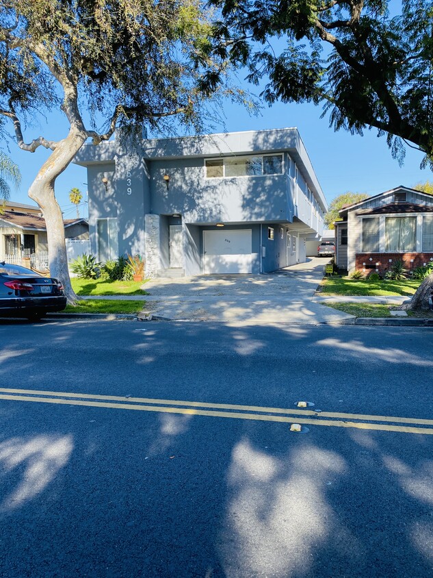 Primary Photo - 539 Hyde Park Pl