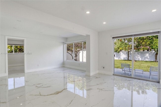 Building Photo - 3305 SW 2nd St