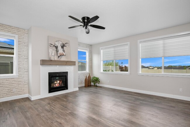 Building Photo - 12836 S Alzano Wy