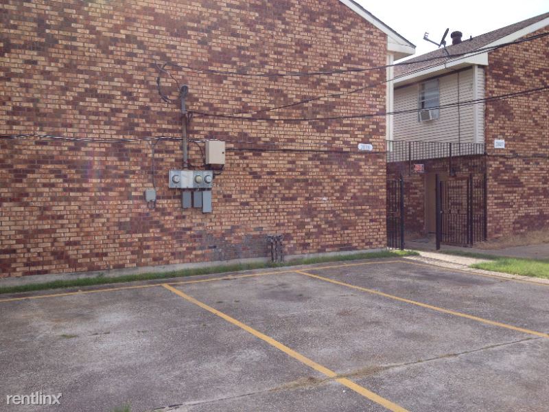 Primary Photo - 2 br, 1.5 bath Townhome - 2833 Fayette St