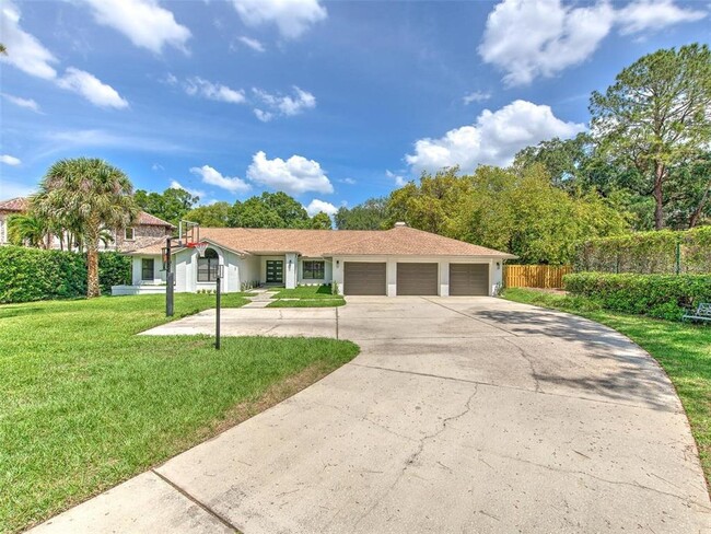 Building Photo - 3105 Mossvale Ln