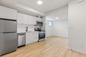 Building Photo - 11514-11587 87 St NW