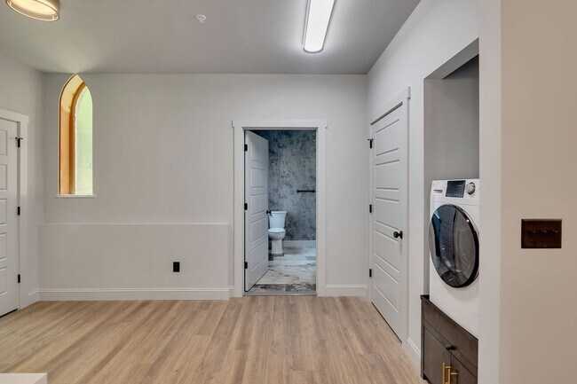 Foto del edificio - 36 Pawling Ave