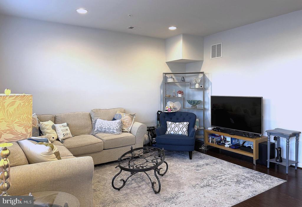 Foto principal - 22228 Cabin Branch Ave