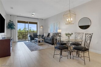 Building Photo - 3830 Sawgrass Way
