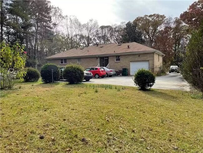 Building Photo - 2844 Columbia Dr