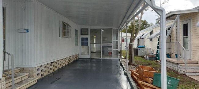 Building Photo - 3113 State Rd 580