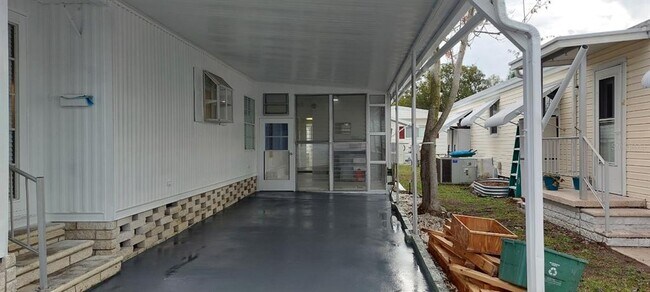Foto del edificio - 3113 State Rd 580