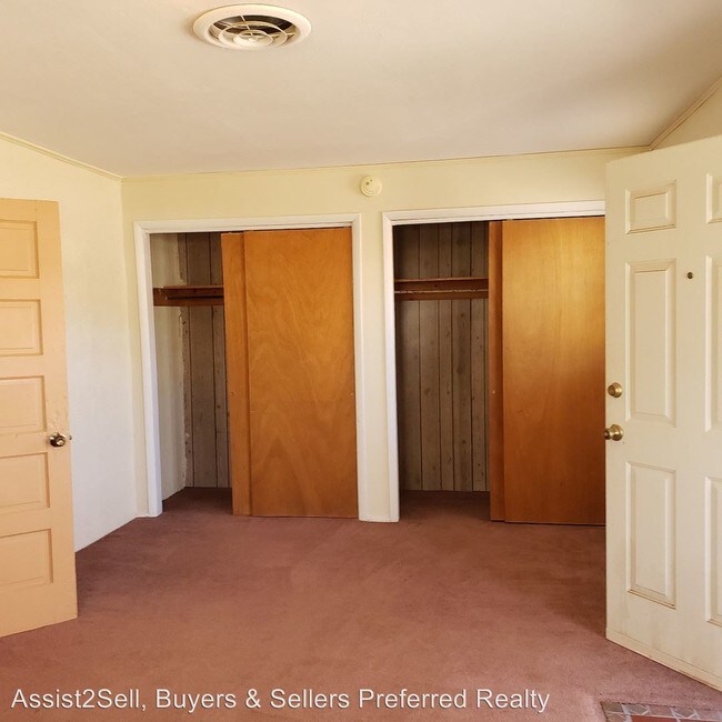 Building Photo - 2 br, 1 bath House - 407 1/2 Old Mescalero Rd