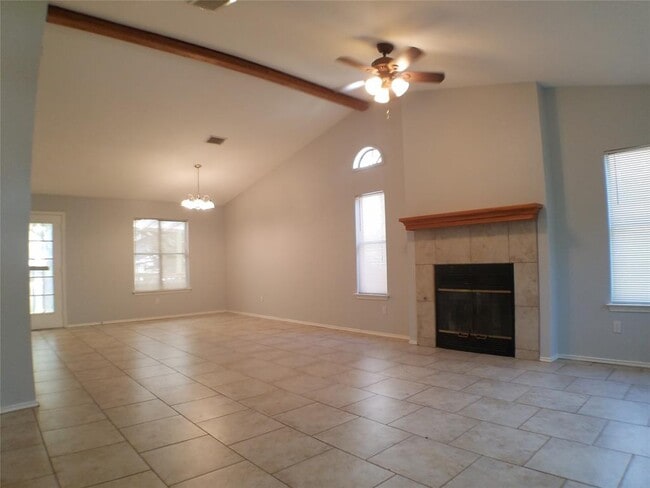 Building Photo - 8310 Los Ranchos Dr