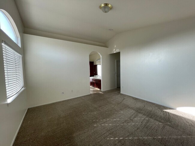 Foto del edificio - Lemoore Home Coming Soon!