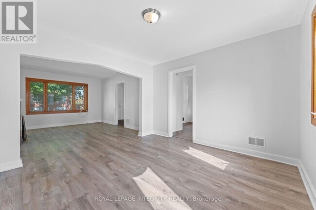 Photo du bâtiment - 1350 Leaside Ave