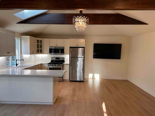 Foto del edificio - 4716 Willowcrest Ave