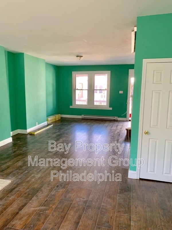 Building Photo - 5814 Addison St
