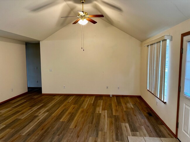 Building Photo - All Brick SE Springfield home for lease