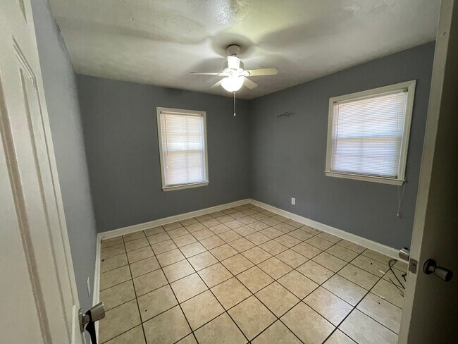 Foto del edificio - 817 W Marion St