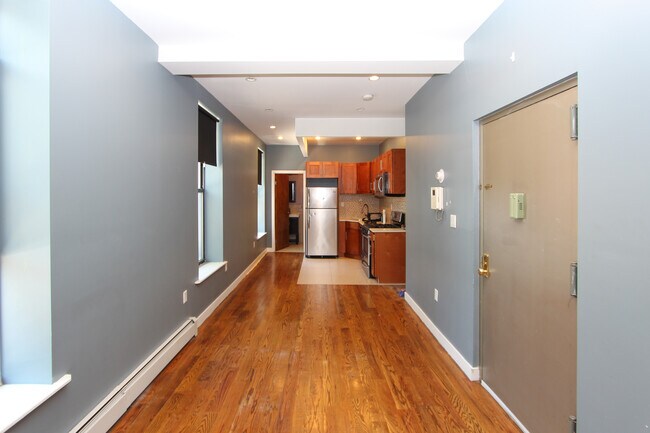 Building Photo - 688 Halsey St