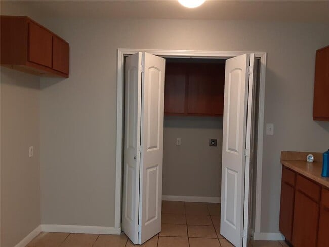 Building Photo - 134 S Bend Ct