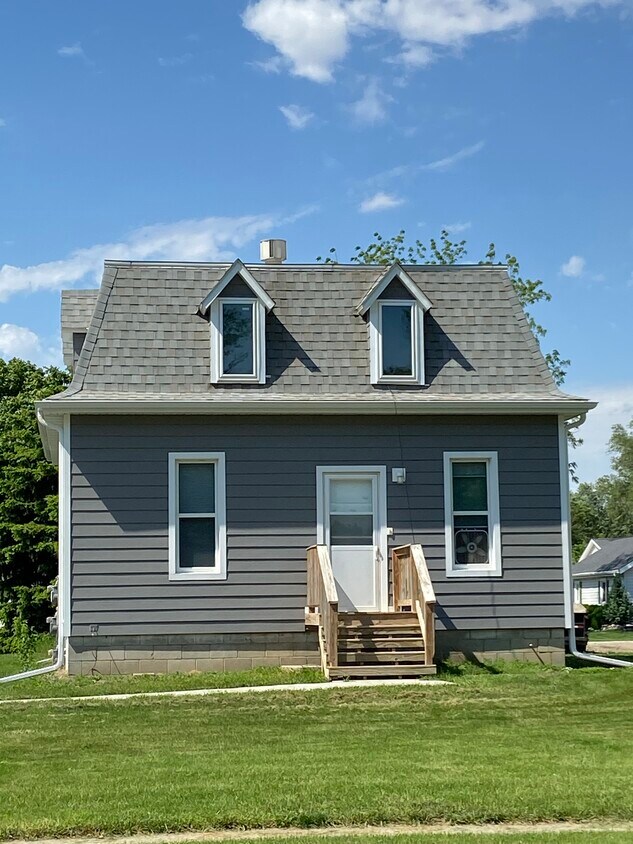 Primary Photo - 512 E 5th St