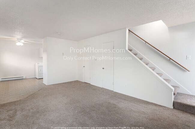 Building Photo - Charming Apartment In Foster-Powell! Come ...