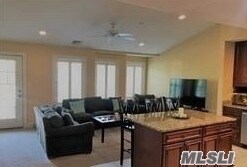Building Photo - 12 Della Dr