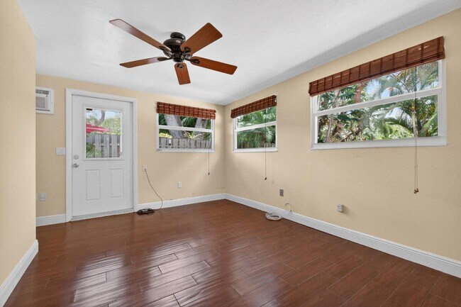 Foto del edificio - 701 SW 5th St