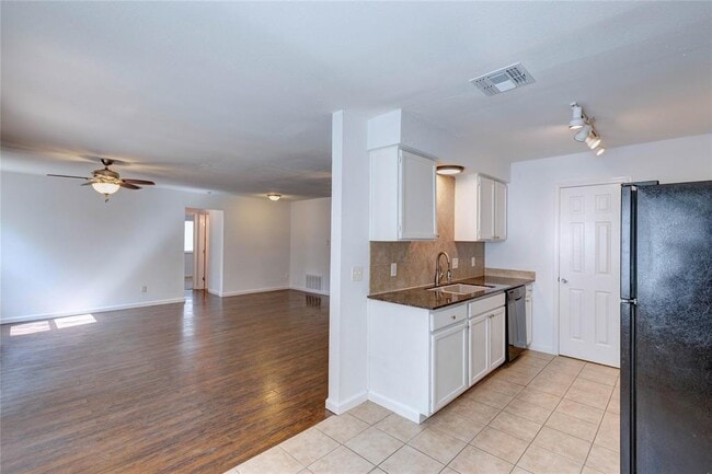 Building Photo - 2705 Nordham Dr
