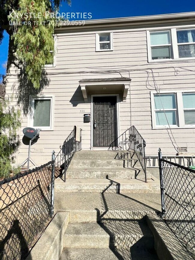 Building Photo - Wonderful, lower level unit with a great v...
