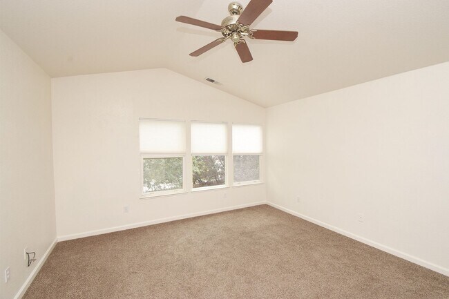 Building Photo - Caughlin Ranch Beauty Clean and Comfortable and Close to Shopping