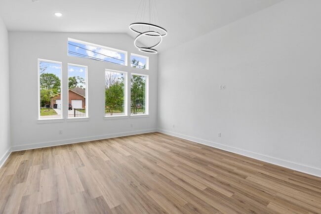 Building Photo - 8109 Hamlet St