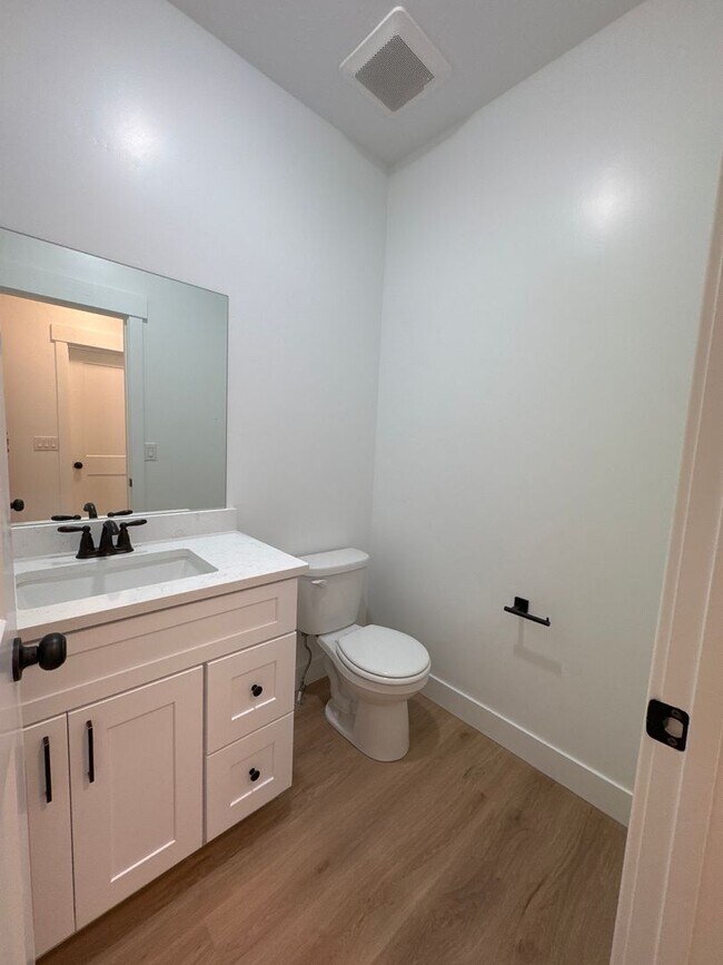 Foto del edificio - 729 W 350 N