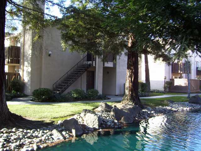 Building Photo - 3701 Colonial Dr
