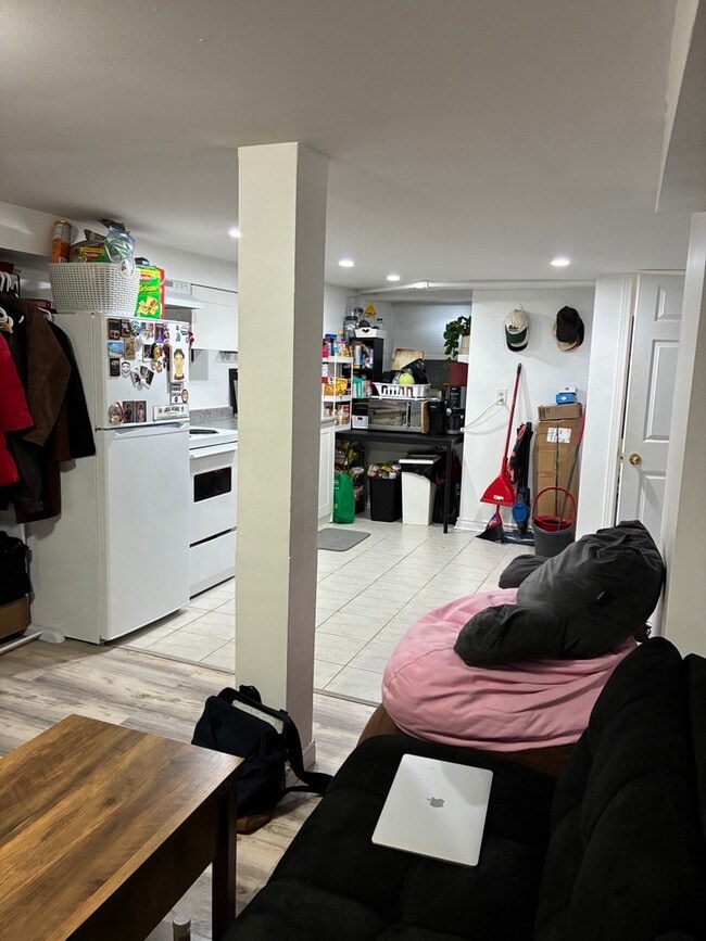 Building Photo - 312 Cooper St