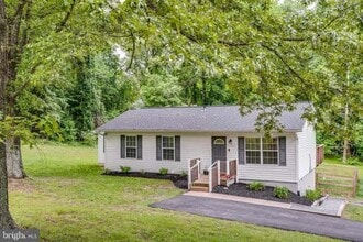 Building Photo - 3757 Hunting Creek Rd